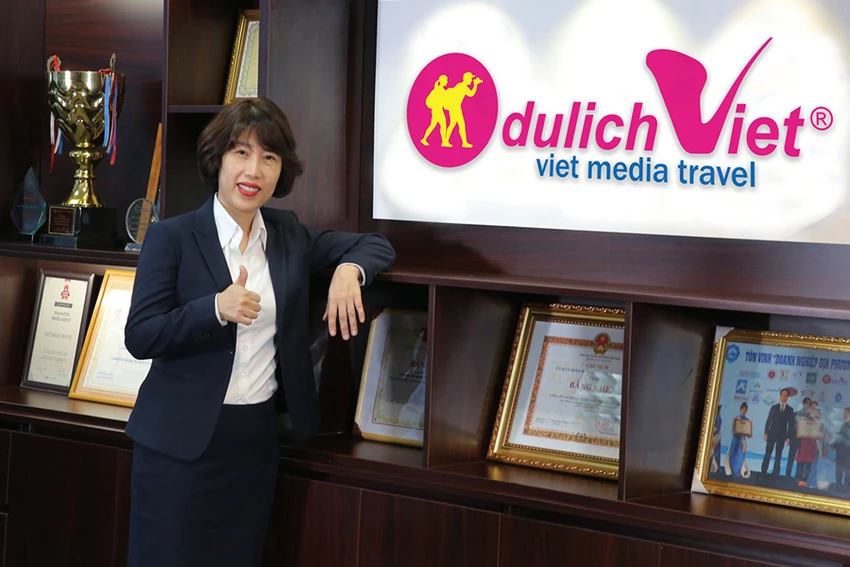 Bà PHẠM PHƯƠNG ANH Bà PHẠM PHƯƠNG ANH
