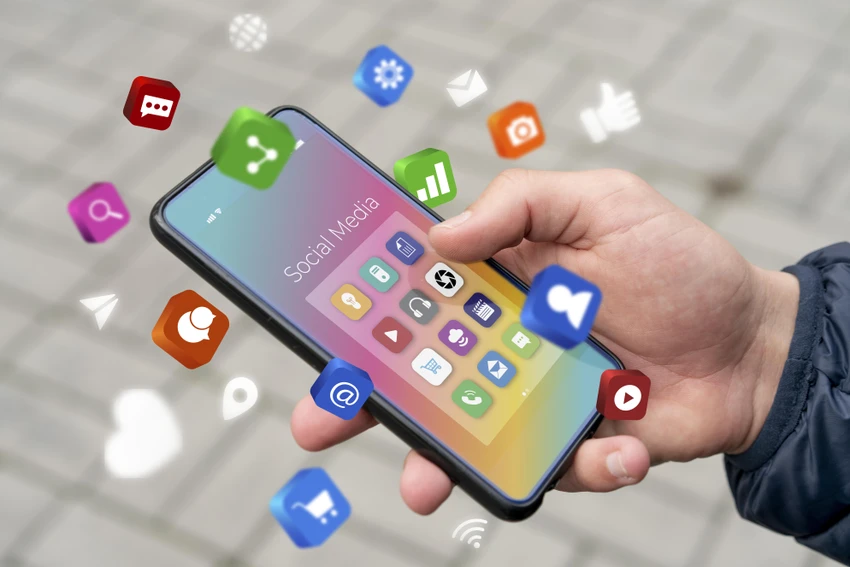 Mạng xã hội hiện diện trong nhiều hoạt động của đời sống hiện đại. Ảnh: Freepik