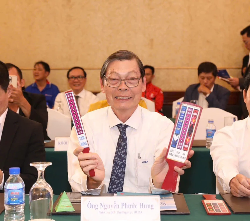 p11-ong Nguyen Phuoc Hung.jpg