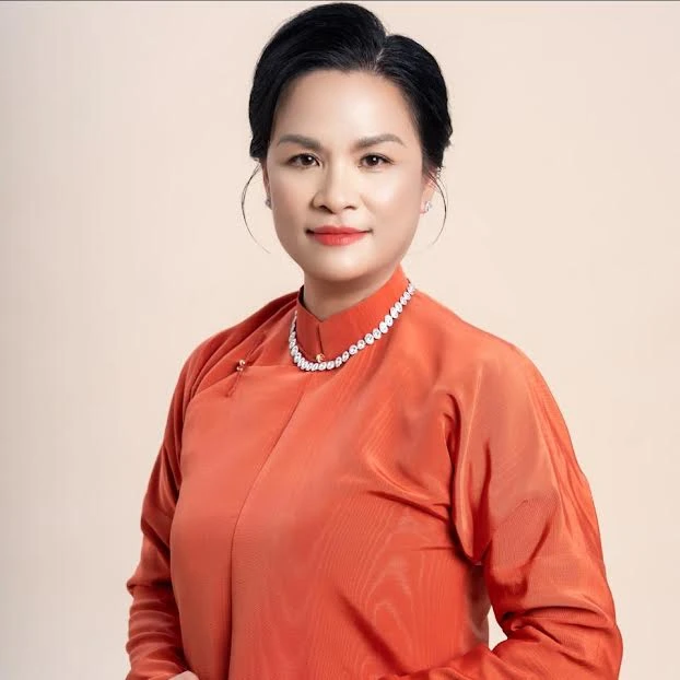 P13_giu-chan-giang-vien_h3_TS NGO THI PHUONG LAN.jpg