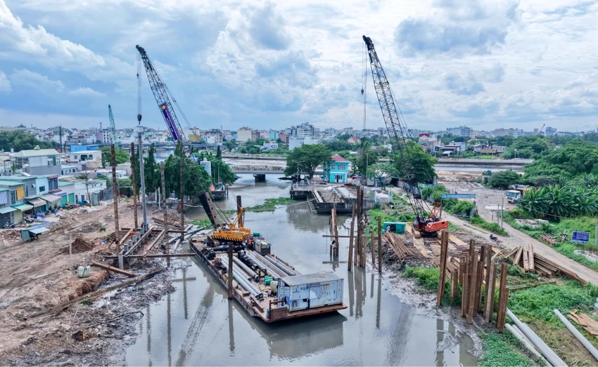 p8-9-anhphu.jpg