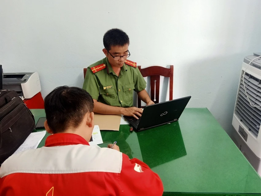 Ông S tại cơ quan công an. Ảnh: CA Ông S tại cơ quan công an. Ảnh: CA