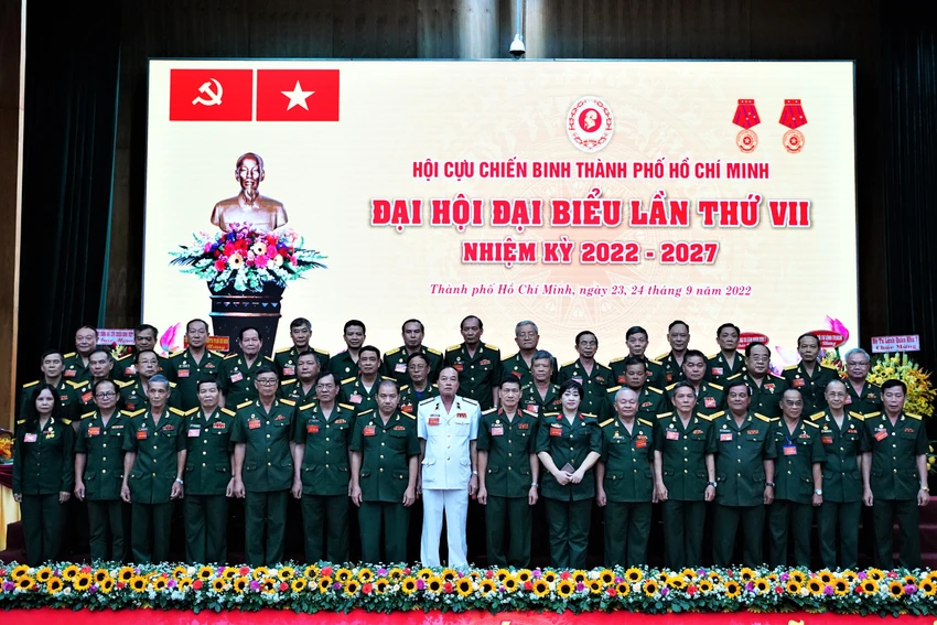 BCH nhiệm kỳ 2022 - 2027. Ảnh: BẢO PHƯƠNG BCH nhiệm kỳ 2022 - 2027. Ảnh: BẢO PHƯƠNG