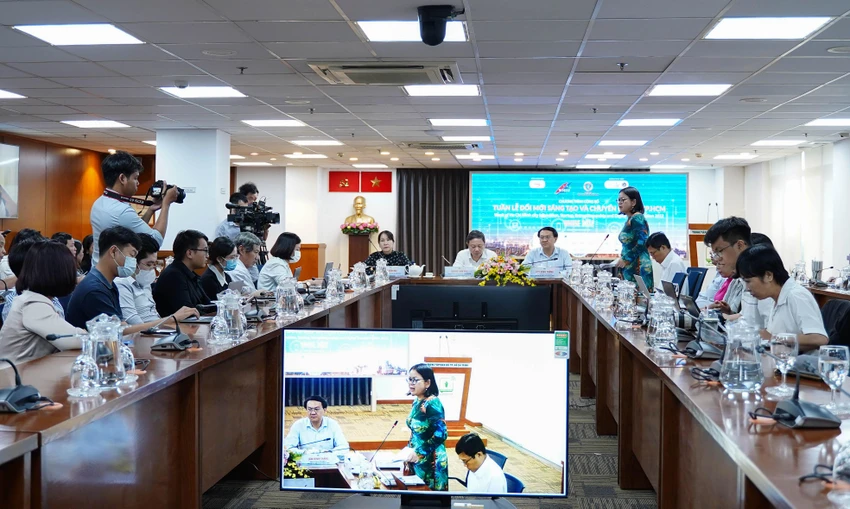 Buổi công bố Tuần lễ Đổi mới sáng tạo và Chuyển đổi số TP.HCM 2022 diễn ra tại Trung tâm Báo chí TP. Ảnh: BẢO PHƯƠNG Buổi công bố Tuần lễ Đổi mới sáng tạo và Chuyển đổi số TP.HCM 2022 diễn ra tại Trung tâm Báo chí TP. Ảnh: BẢO PHƯƠNG