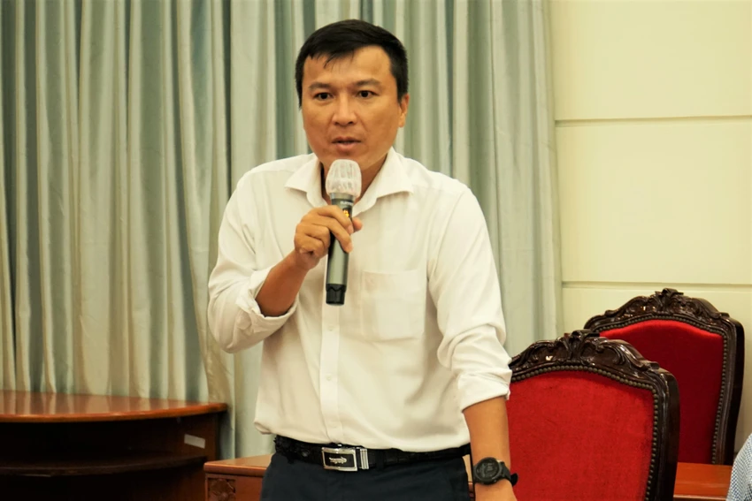Ông Võ Văn Thủ, Phó Trưởng phòng Tài chính và Kế hoạch huyện Bình Chánh phát biểu tại hội thảo. Ảnh: VÕ THƠ Ông Võ Văn Thủ, Phó Trưởng phòng Tài chính và Kế hoạch huyện Bình Chánh phát biểu tại hội thảo. Ảnh: VÕ THƠ