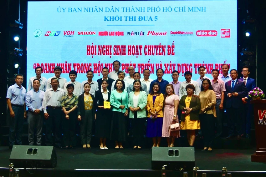 Các chuyên gia, doanh nhân tham gia hội nghị. Ảnh: BẢO PHƯƠNG Các chuyên gia, doanh nhân tham gia hội nghị. Ảnh: BẢO PHƯƠNG