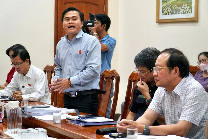 Trưởng ban Văn hoá - Xã hội HĐND TP.HCM Cao Thanh Bình phát biểu ý kiến tại buổi giám sát. Ảnh: BẢO PHƯƠNG