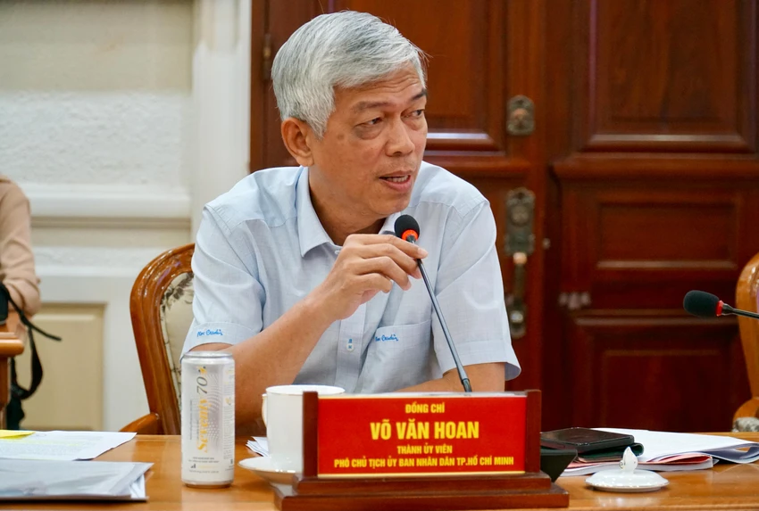 Theo Phó chủ tịch UBND TP.HCM Võ Văn Hoan, TP.HCM đã có những chuyển biến rất tích cực sau thời gian thực hiện chủ đề năm 2022. Ảnh: BẢO PHƯƠNG giám sát UBND TP.HCM về việc thực hiện chủ đề năm 2022