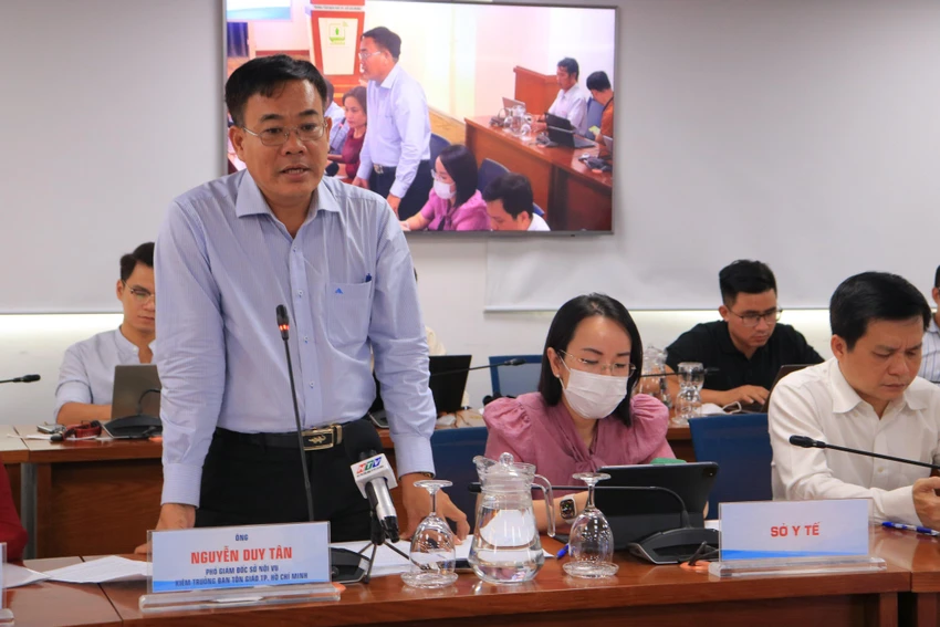 Phó Giám đốc Sở Nội vụ TP.HCM Nguyễn Duy Tân thông tin tại họp báo. Ảnh: BP-VT Phó Giám đốc Sở Nội vụ TP.HCM Nguyễn Duy Tân thông tin tại họp báo. Ảnh: BP-VT