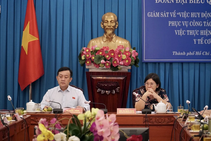 Phó Trưởng đoàn chuyên trách Đoàn đại biểu Quốc hội TP.HCM Văn Thị Bạch Tuyết chủ trì buổi giám sát. Ảnh: BẢO PHƯƠNG Phó Trưởng đoàn chuyên trách Đoàn đại biểu Quốc hội TP.HCM Văn Thị Bạch Tuyết chủ trì buổi giám sát. Ảnh: BẢO PHƯƠNG