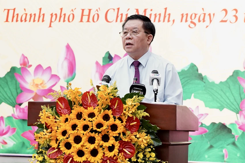 Ông Nguyễn Trọng Nghĩa, Trưởng Ban Tuyên giáo Trung ương phát biểu kết luận tại hội nghị. Ảnh: BẢO PHƯƠNG Ông Nguyễn Trọng Nghĩa, Trưởng Ban Tuyên giáo Trung ương phát biểu kết luận tại hội nghị. Ảnh: BẢO PHƯƠNG