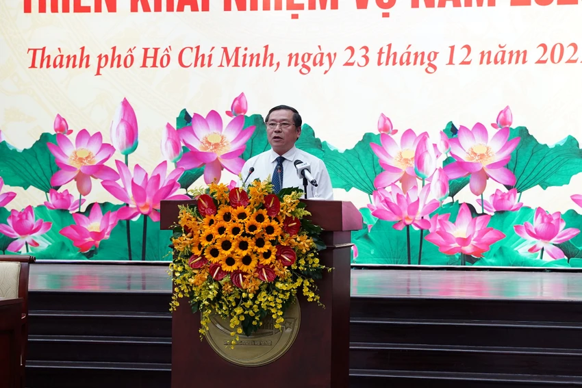Ông Lại Xuân Môn, Phó Trưởng ban Thường trực Ban Tuyên giáo Trung ương, báo cáo tại hội nghị. Ảnh: BẢO PHƯƠNG Ông Lại Xuân Môn, Phó Trưởng ban Thường trực Ban Tuyên giáo Trung ương, báo cáo tại hội nghị. Ảnh: BẢO PHƯƠNG