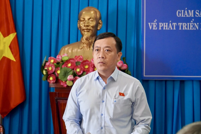 Phó Trưởng đoàn chuyên trách Đoàn ĐBQH TP Hà Phước Thắng phát biểu kết luận buổi giám sát. Ảnh: BẢO PHƯƠNG Phó Trưởng đoàn chuyên trách Đoàn ĐBQH TP Hà Phước Thắng phát biểu kết luận buổi giám sát. Ảnh: BẢO PHƯƠNG