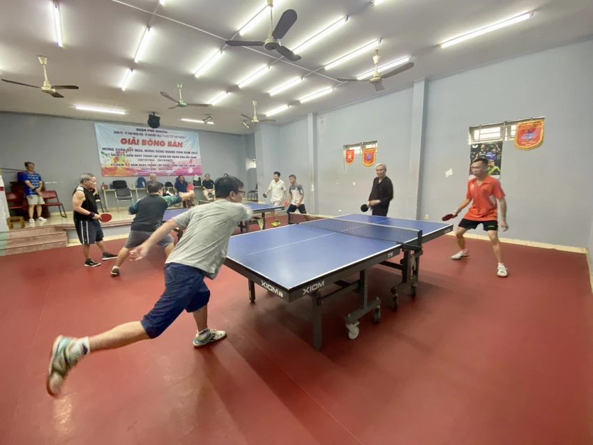 Trung tâm văn hóa - thể thao phường 7, quận Phú Nhuận được dùng làm nơi hoạt động của các câu lạc bộ thể hình, bóng bàn,... Ảnh: B.P