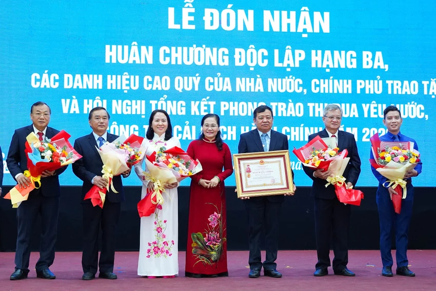 Huyện Củ Chi đón nhận Huân chương Độc lập hạng Ba ảnh 4 Huyện Củ Chi đón nhận Huân chương Độc lập hạng Ba ảnh 4