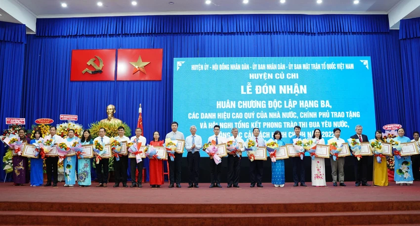 Huyện Củ Chi là đơn vị đứng hạng hai trong phong trào thi đua TP, dẫn đầu cụm thi đua IV. Ảnh: BẢO PHƯƠNG Huyện Củ Chi là đơn vị đứng hạng hai trong phong trào thi đua TP, dẫn đầu cụm thi đua IV. Ảnh: BẢO PHƯƠNG
