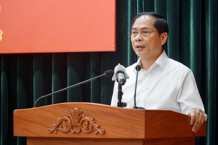 Bộ trưởng Bộ Ngoại giao Bùi Thanh Sơn phát biểu tại hội nghị. Ảnh: BẢO PHƯƠNG Bộ trưởng Bộ Ngoại giao Bùi Thanh Sơn phát biểu tại hội nghị