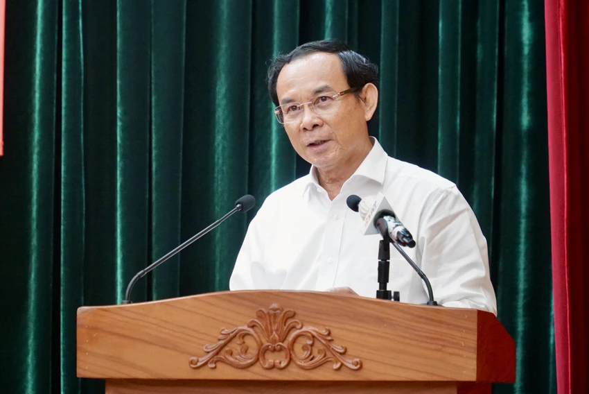 Bí thư Thành ủy TP.HCM Nguyễn Văn Nên phát biểu kết luận hội nghị. Ảnh: BẢO PHƯƠNG Bí thư Thành ủy TP.HCM Nguyễn Văn Nên phát biểu kết luận hội nghị