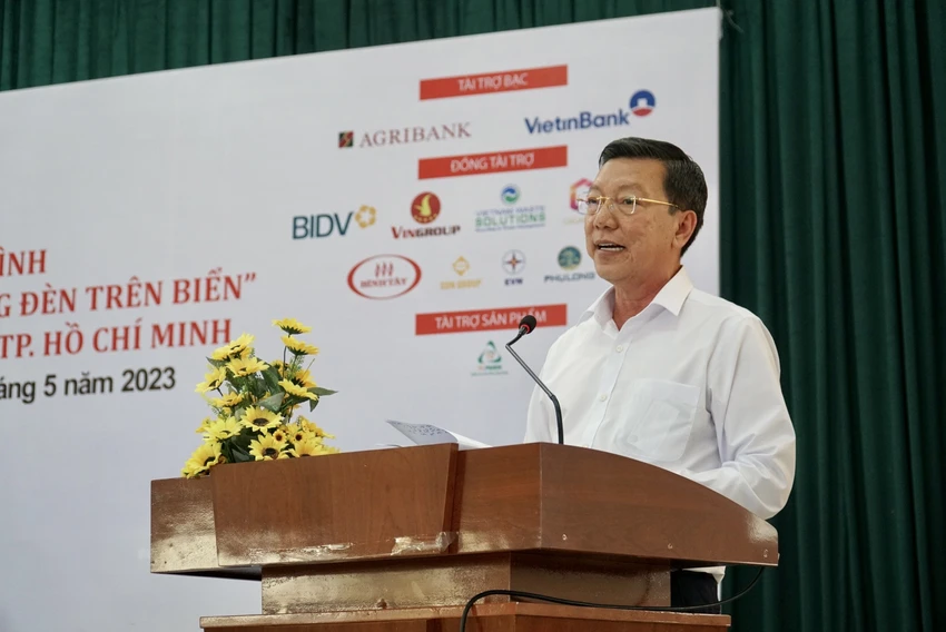Chủ tịch UBND huyện Cần Giờ Nguyễn Văn Hồng phát biểu tại buổi lễ.
