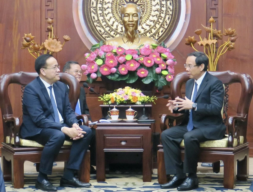 Bí thư Nguyễn Văn Nên tiếp ông Chan Sorykan, tân Tổng Lãnh sự Campuchia tại TP.HCM đến chào ra mắt. Ảnh: MH Bí thư Nguyễn Văn Nên tiếp ông Chan Sorykan, tân Tổng Lãnh sự Campuchia tại TP.HCM đến chào ra mắt