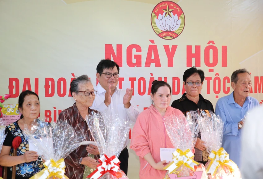 chu-tich-ubnd-tphcm-phan-van-mai-4.jpg