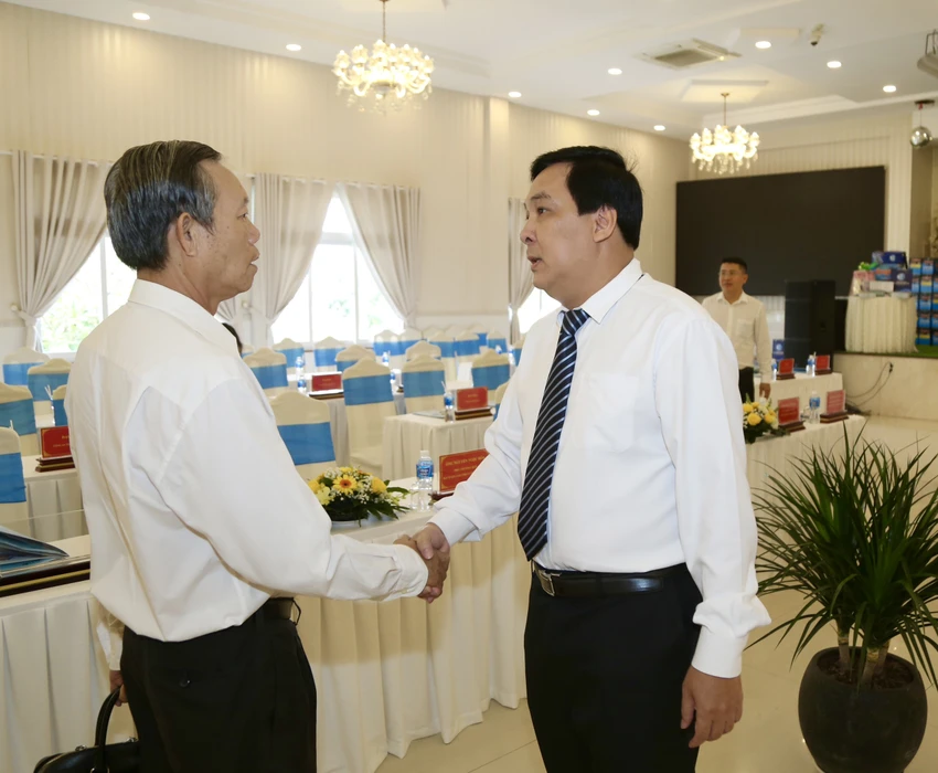 Đang diễn ra tọa đàm “Bảo vệ môi trường biển để phát triển kinh tế biển bền vững tại tỉnh Bình Thuận”