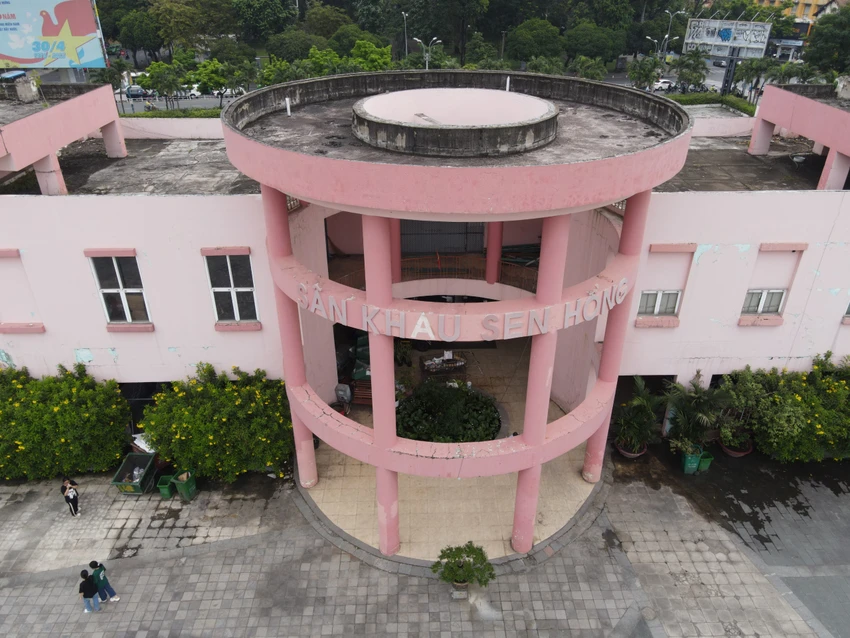 sân khấu Sen Hồng