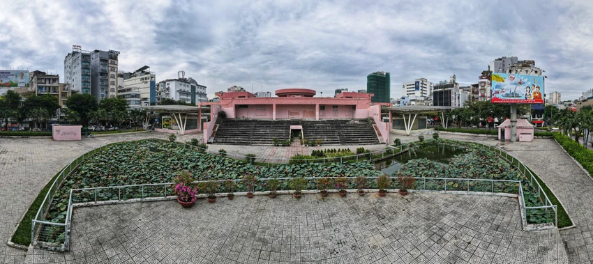 san-khau-sen-hong-6.jpg