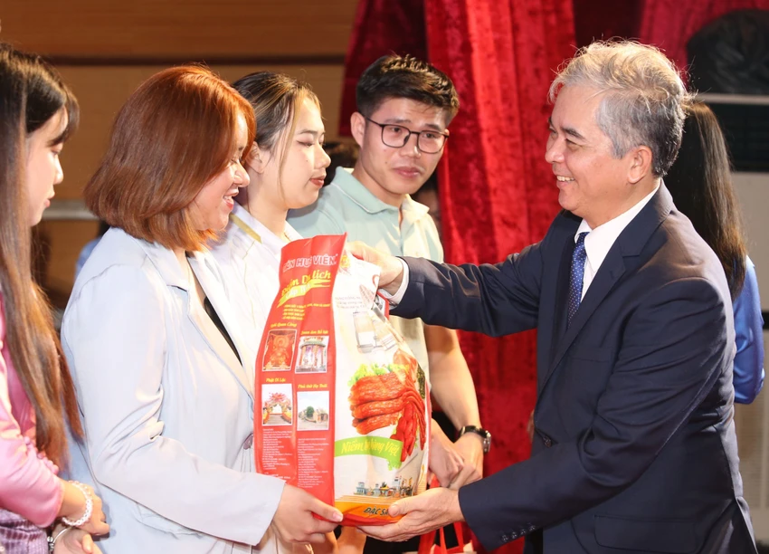 huu-nghi-viet-nam-lao-1.jpg