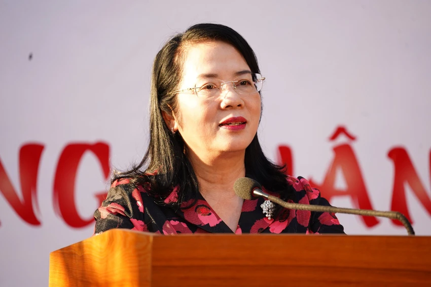 sinh-vien-lao-4.jpg