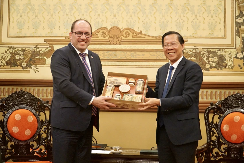 cong-hoa-sec-2.JPG