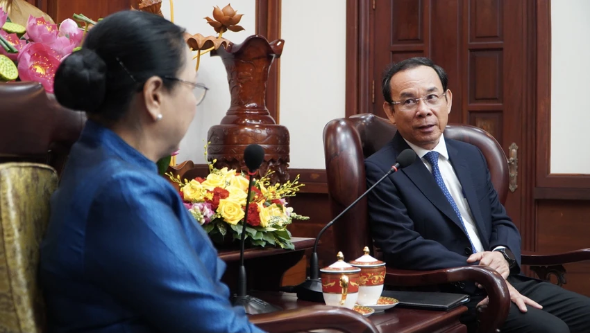 tan-dai-su-lao-tai-viet-nam-2.jpg