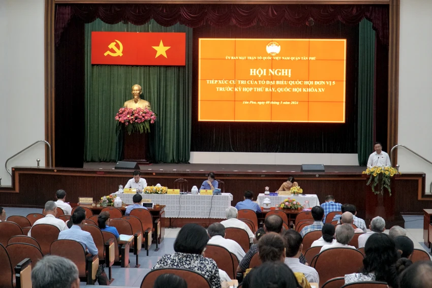 cán bộ