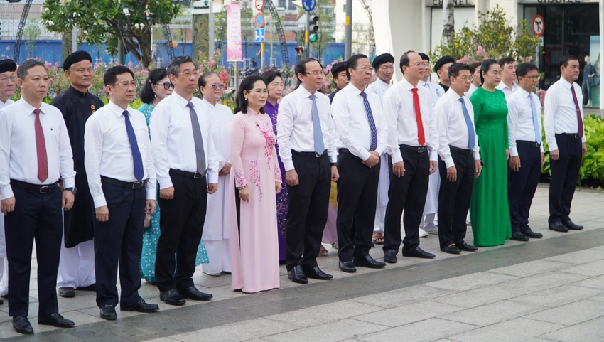 chu-tich-ho-chi-minh-2.jpg