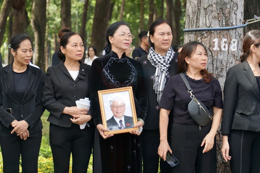 tong-bi-thu-nguyen-phu-trong-5.jpg