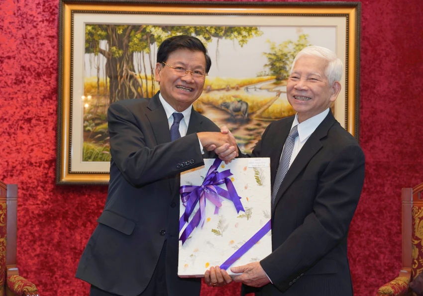 chu-tich-nuoc-lao-14.jpg