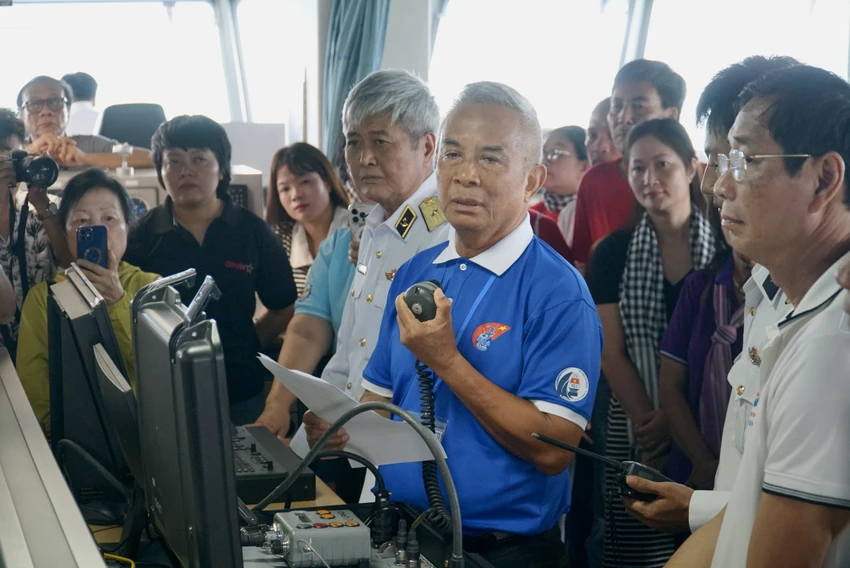 doan-cong-tac-tay-nam-2.JPG