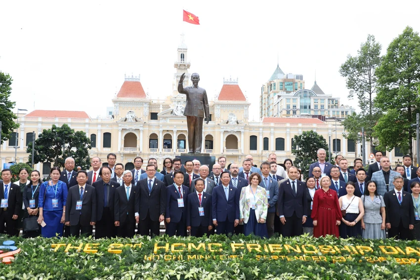chu-tich-ho-chi-minh-2.jpg