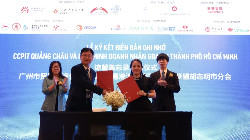vinh-lon-quang-dong-hong-kong-ma-cao-1.JPG
