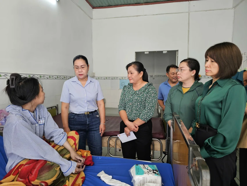 chay-nha-tro-5-tang-o-tp-thu-duc-5.jpg cháy nhà trọ 5 tầng ở TP Thủ Đức