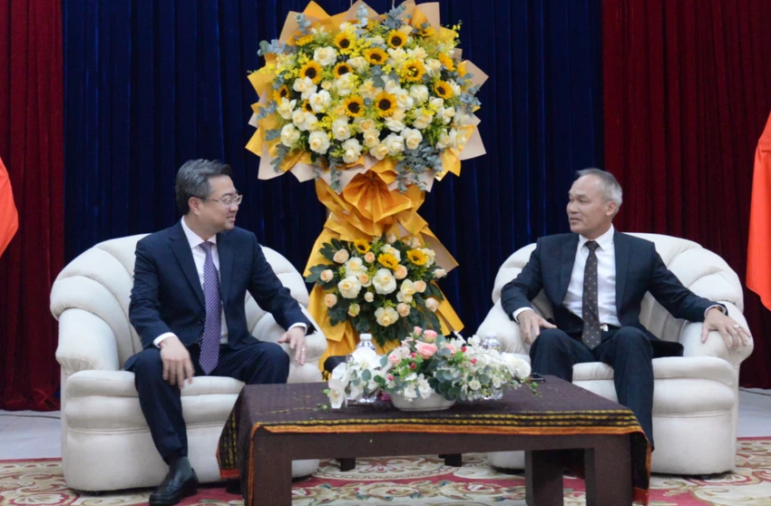 70-nam-ngay-thanh-lap-dang-nhan-dan-cach-mang-lao-2.JPG