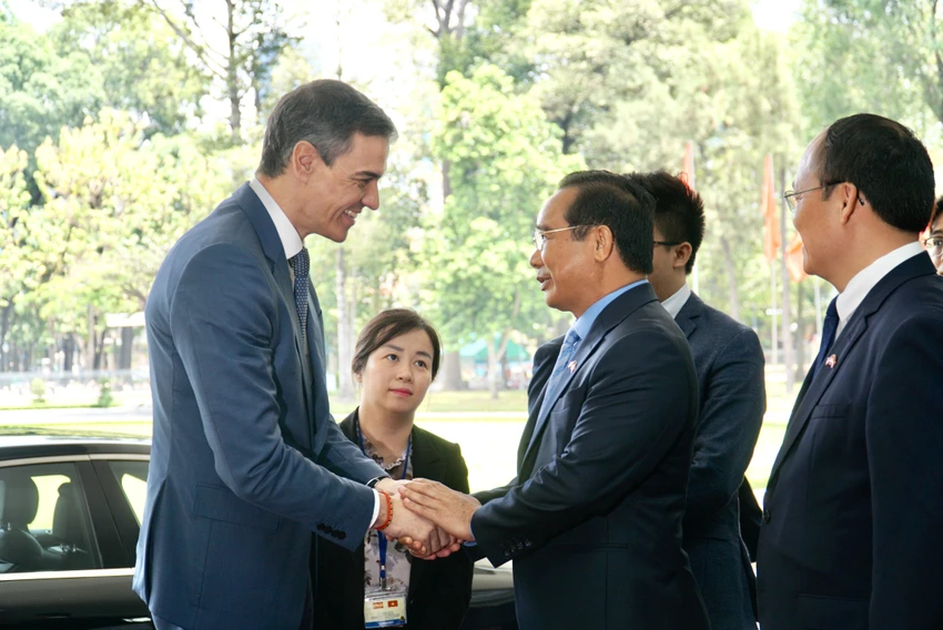 thu-tuong-tay-ban-nha-3.JPG Chủ tịch TP.HCM Nguyễn Văn Được hội kiến Thủ tướng Tây Ban Nha