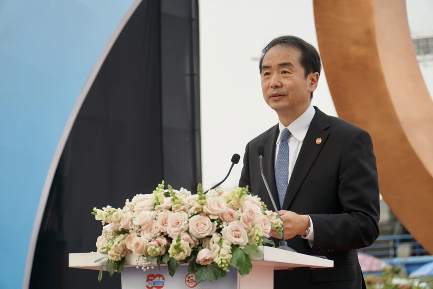 bieu-tuong-huu-nghi-quoc-te-3.JPG