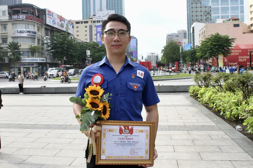 thanh-nien-tien-tien-2.jpg