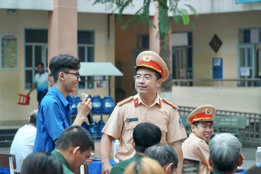 ngay-hoi-an-toan-giao-thong-10.JPG