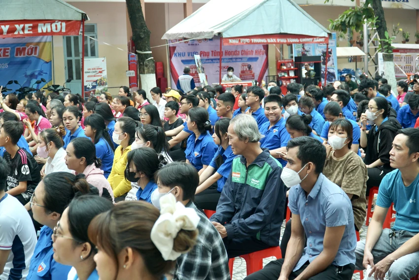ngay-hoi-an-toan-giao-thong-2.JPG