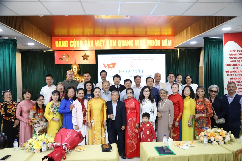 hop-mat-kieu-bao-4.jpg