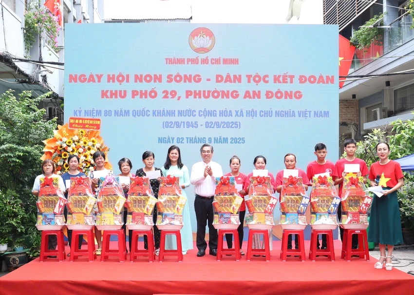 ngay-hoi-non-song-10.jpg