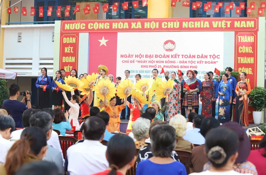 ngay-hoi-dai-doan-ket-1.jpg