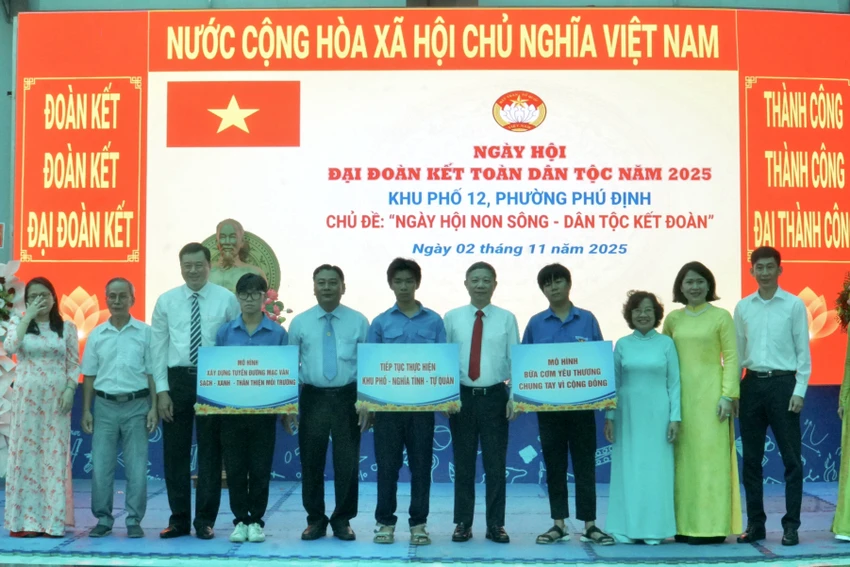ngay-hoi-dai-doan-ket-8.JPG